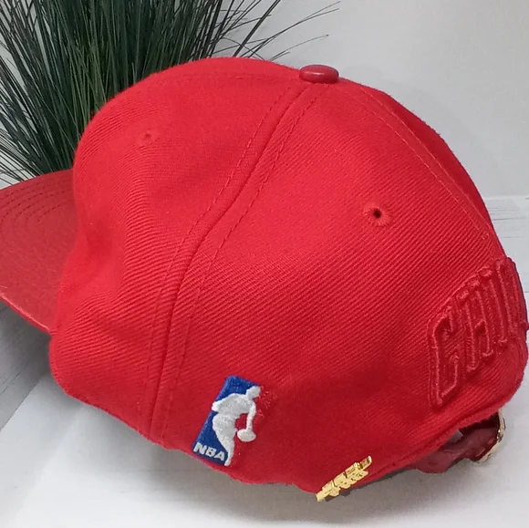 Chicago Bulls Adjustable Faux Leather Bill With NBA Logo Cap - Picture 5 of 10